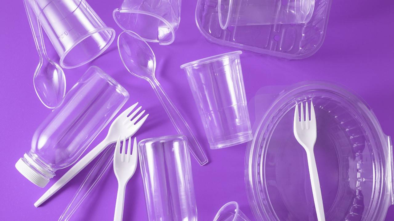UK Government to Ban Single-Use Plastic Plates and Cutlery
