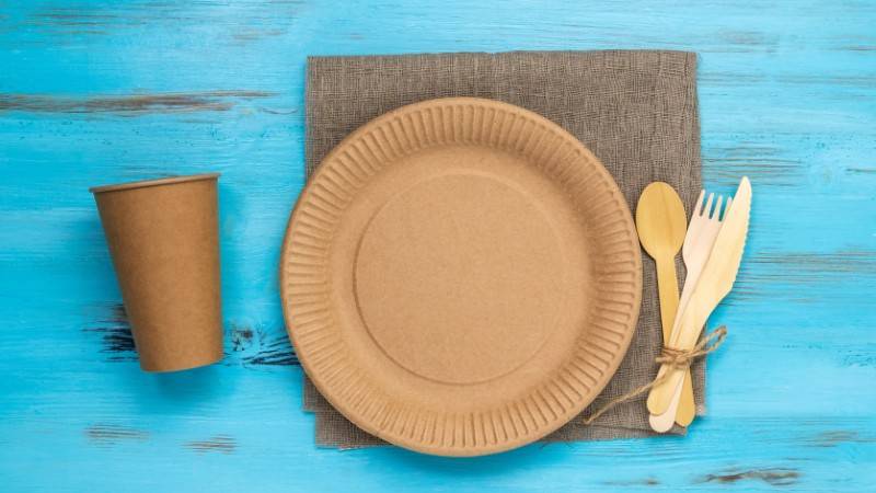 are paper plates compostable