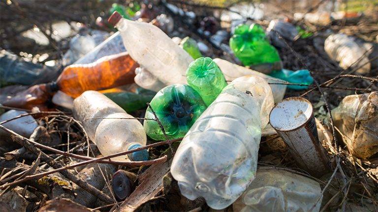Global Strategies Aim to Reduce Virgin Plastic Use Significantly by 2040