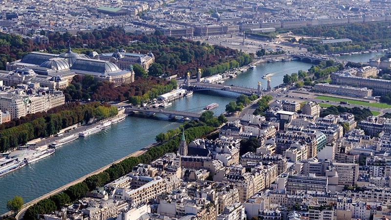 Paris Taps Seine River for Innovative Urban Cooling Expansion